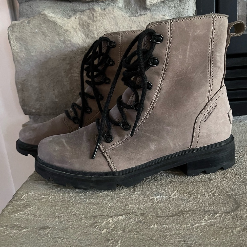 Sorel Lennox Waterproof Boots in Omega Taupe 9.5